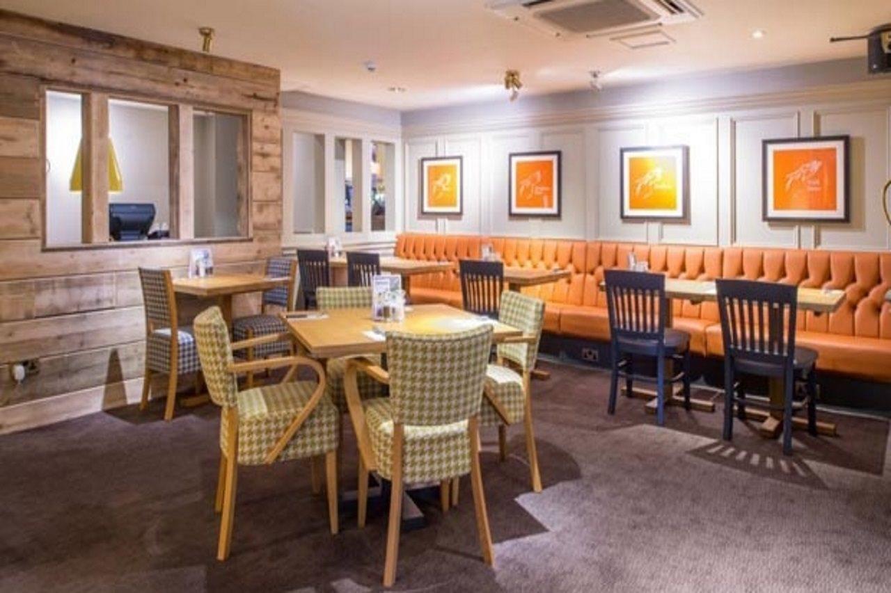 Premier Wales Hotel 3*